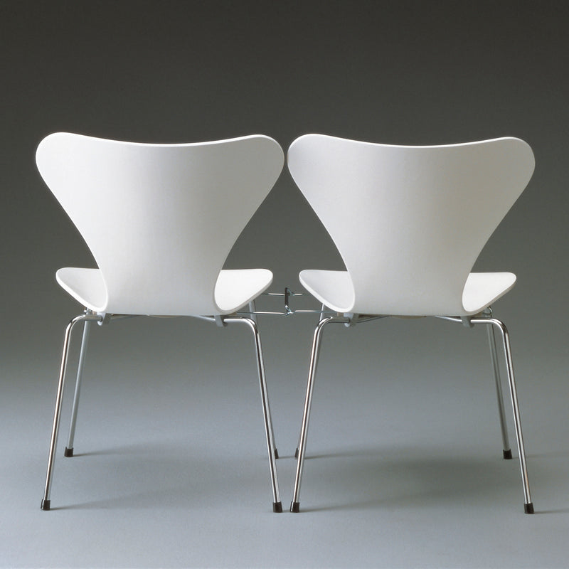 Fritz Hansen - Serie 7 Stuhl Chrom | Esche weiß lackiert / Chrom