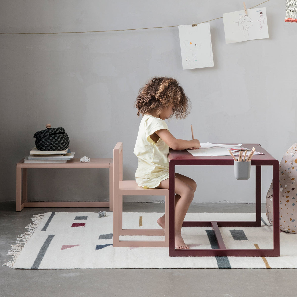 Chaise enfant : la bonne hauteur d'assise pour chaque âge