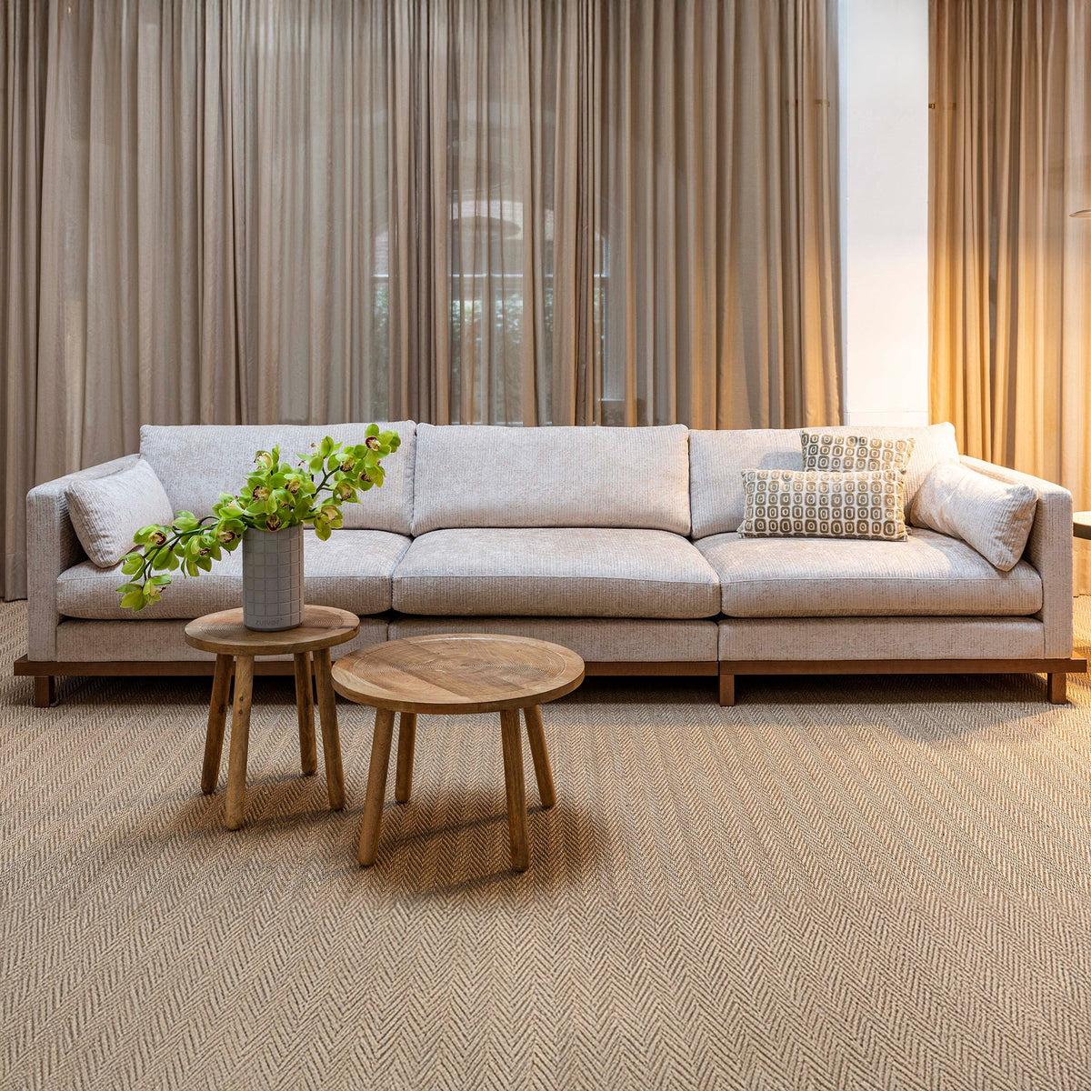 Zuiver - Blossom Sofa | 4,5-Sitzer / sand / Eiche dunkel
