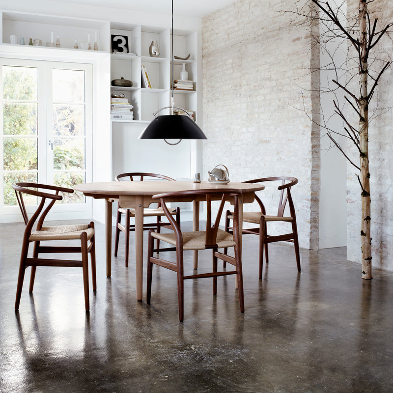 Carl Hansen - CH24 Wishbone Chair, schwarzes Geflecht
