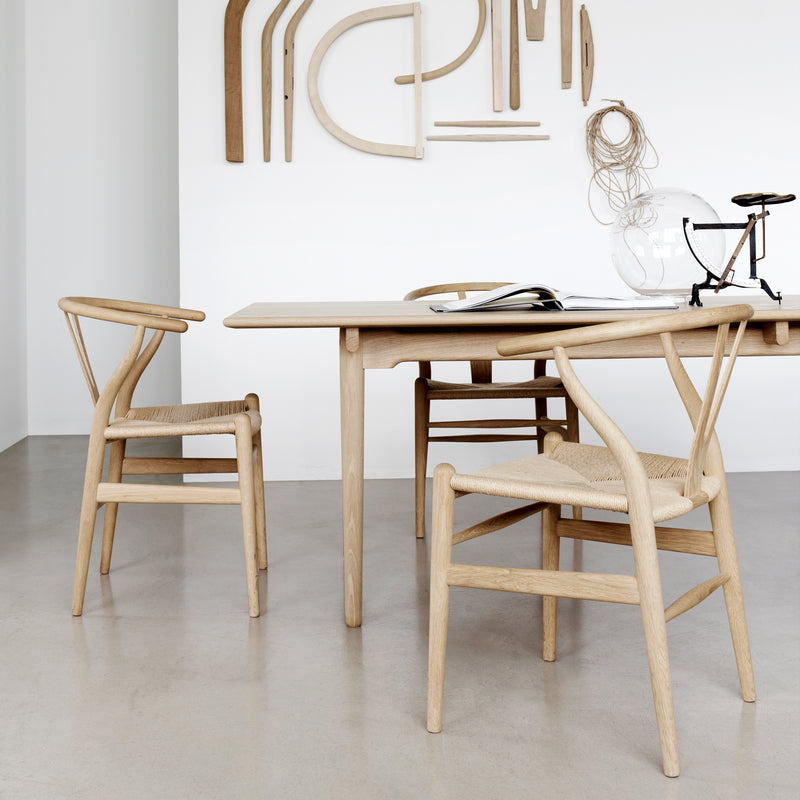 Carl Hansen - CH24 Wishbone Chair, schwarzes Geflecht