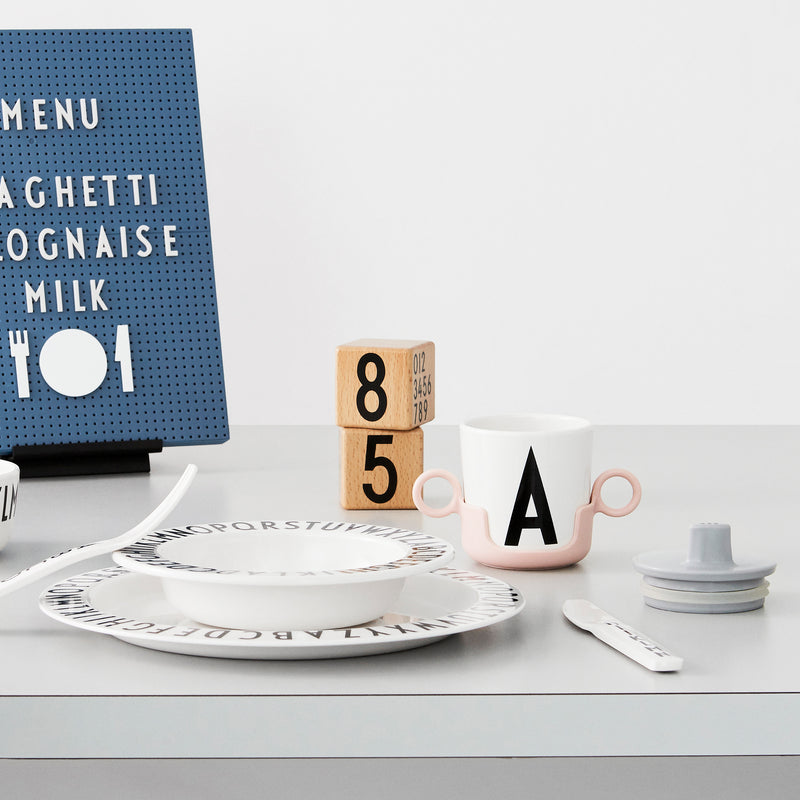 Design Letters - AJ Deckel für Schnabelbecher