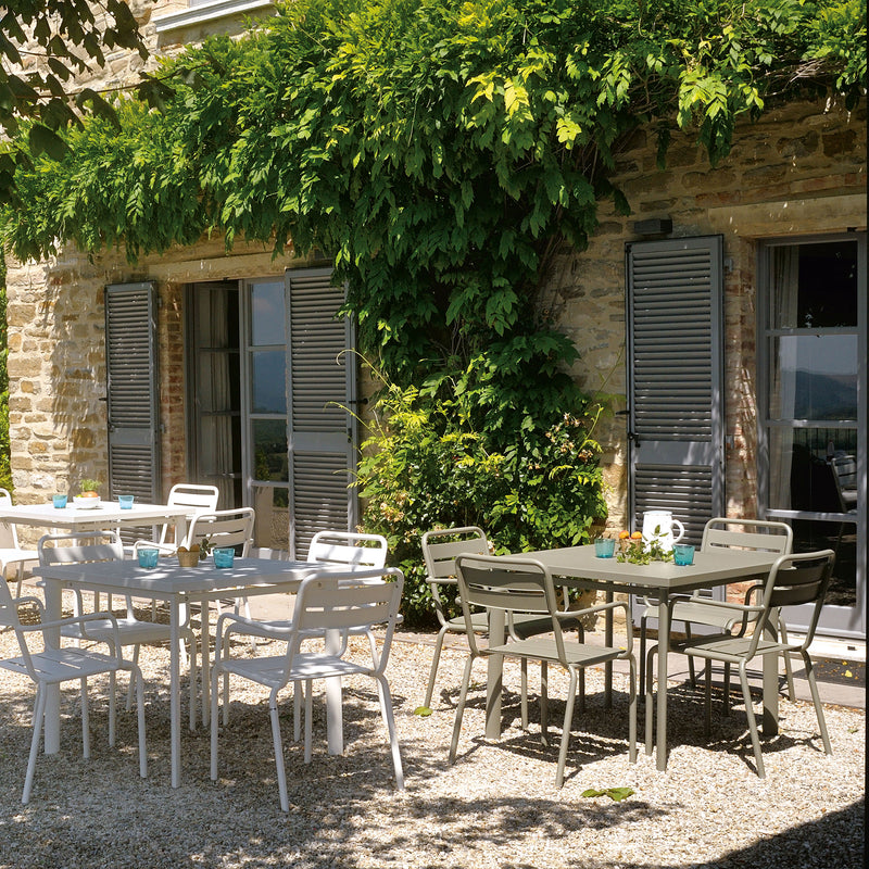 Emu - Star Outdoor Tisch 160 x 90 cm + Armlehnstuhl (4er-Set)