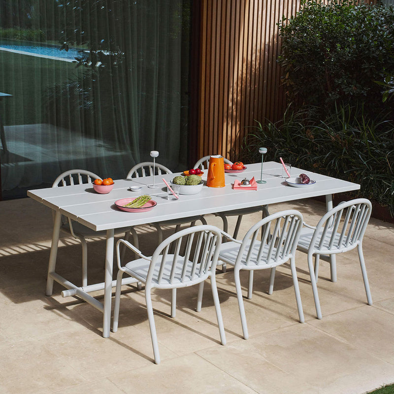 Fatboy - Fred's Outdoor Tisch 220 x 100 cm + Armlehnstuhl (4er Set)