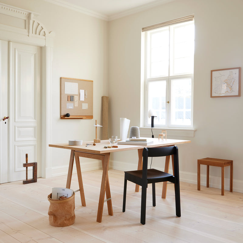 Form &amp; Refine - Lightweight Hocker