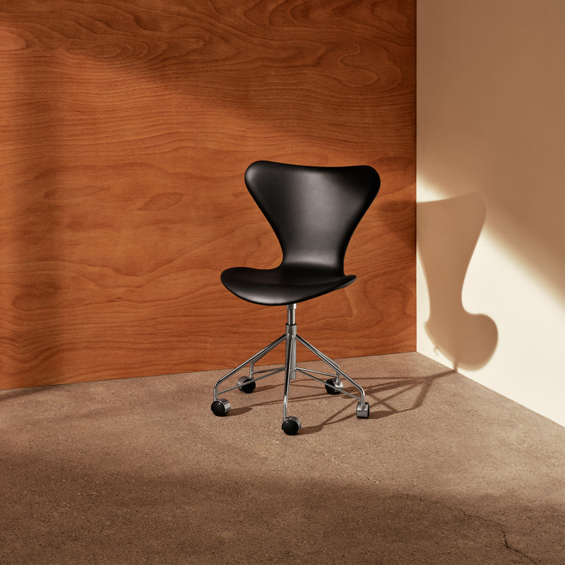 Fritz Hansen - Serie 7 Bürostuhl Leder
