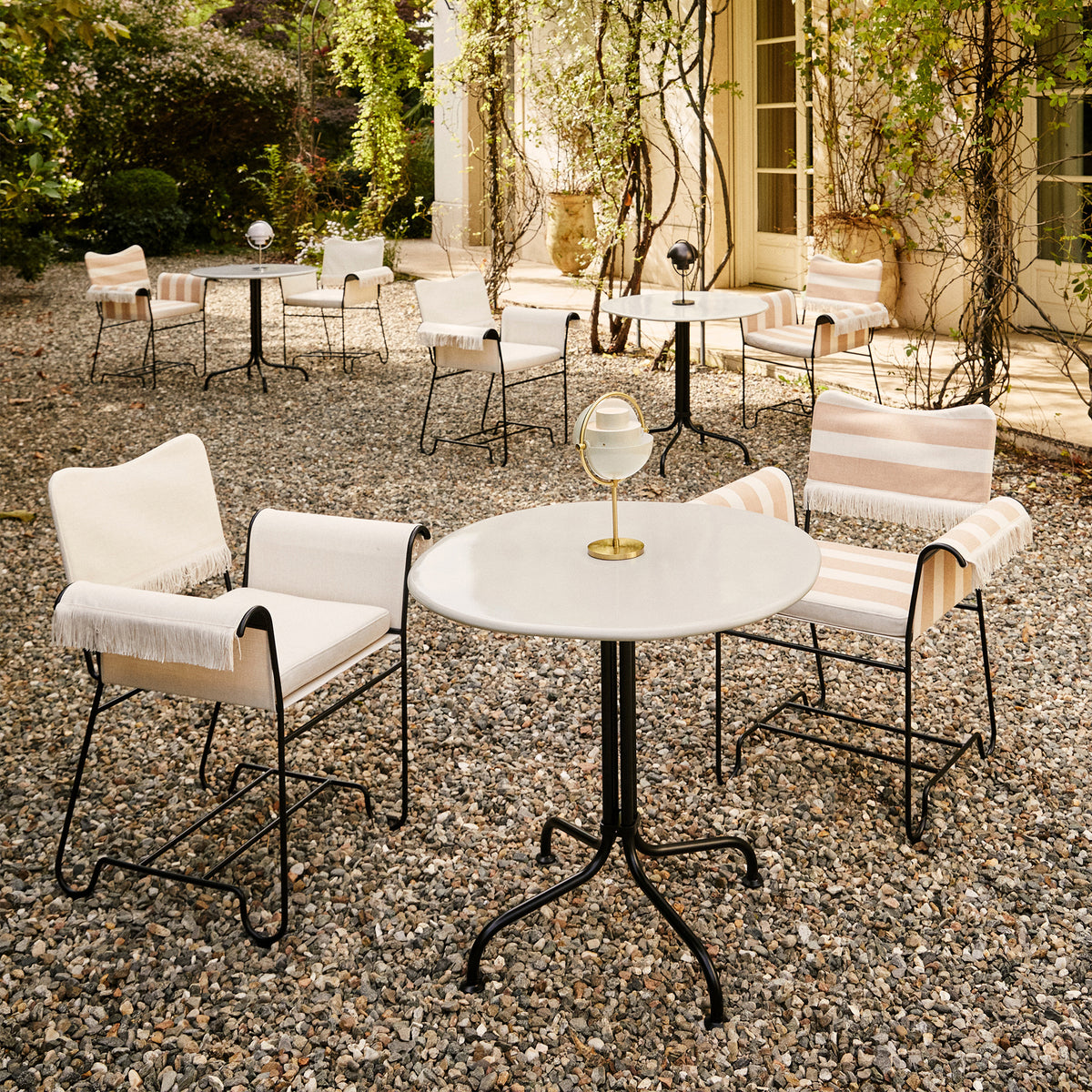 Gubi - Carmel Bistroesstisch | schwarz/clam white