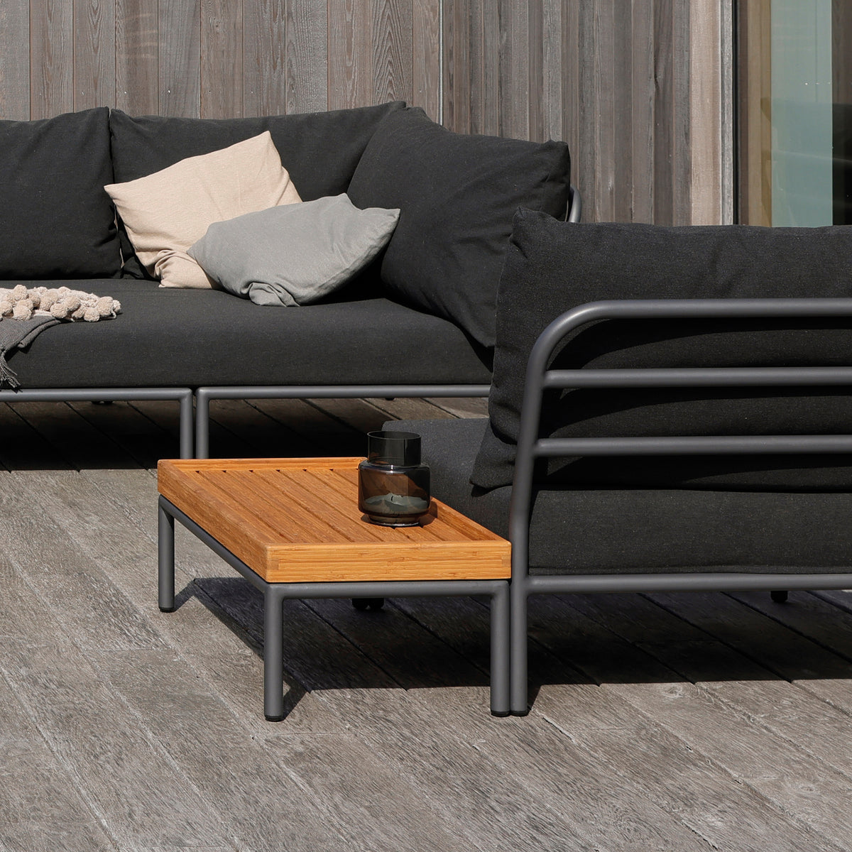 HOUE - LEVEL-LEVEL 2 Outdoor Beistelltisch | Bambus / dunkelgrau