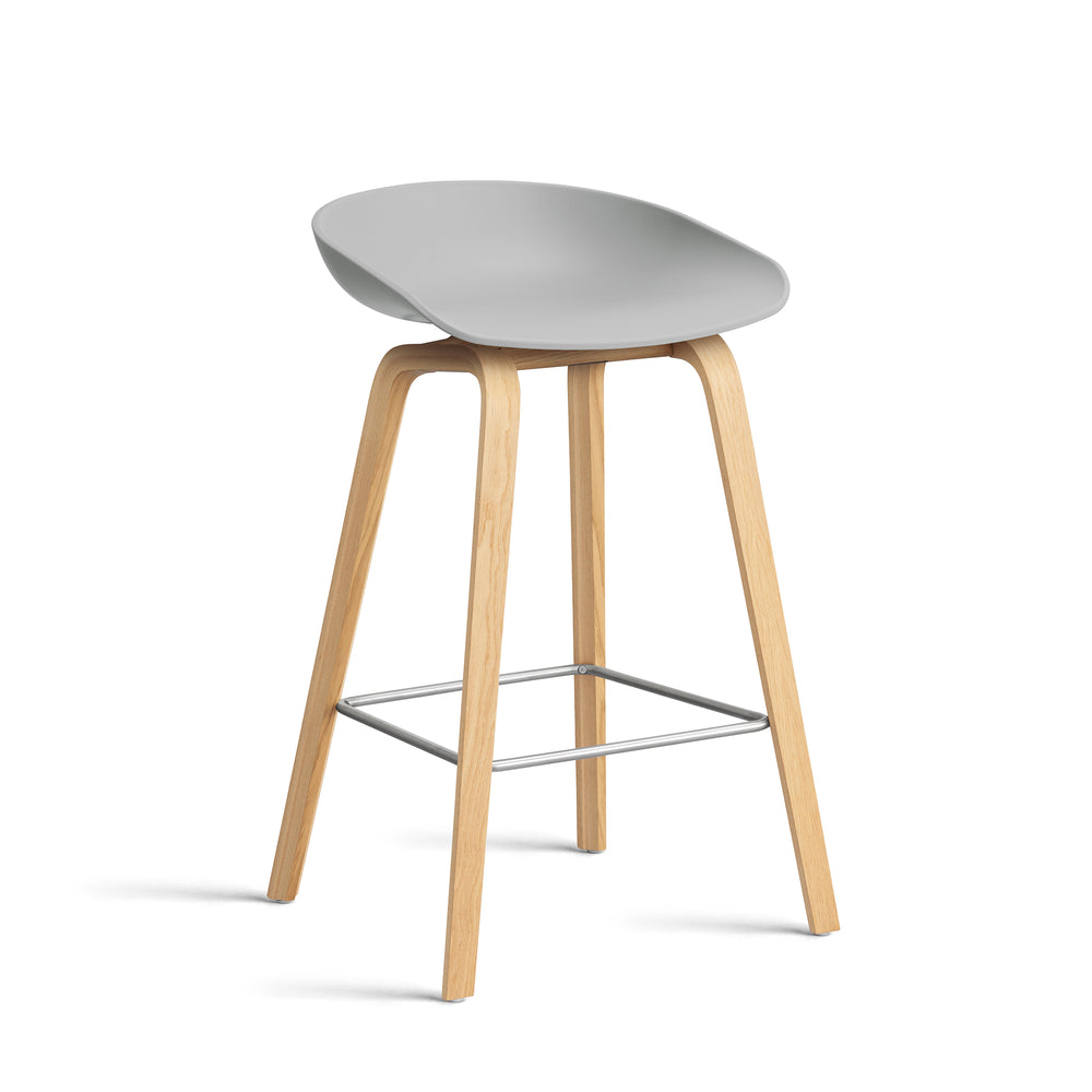 HAY - About A Stool AAS 32 | H 65 cm / concrete grey 2.0 / Eiche lackiert / Edelstahl