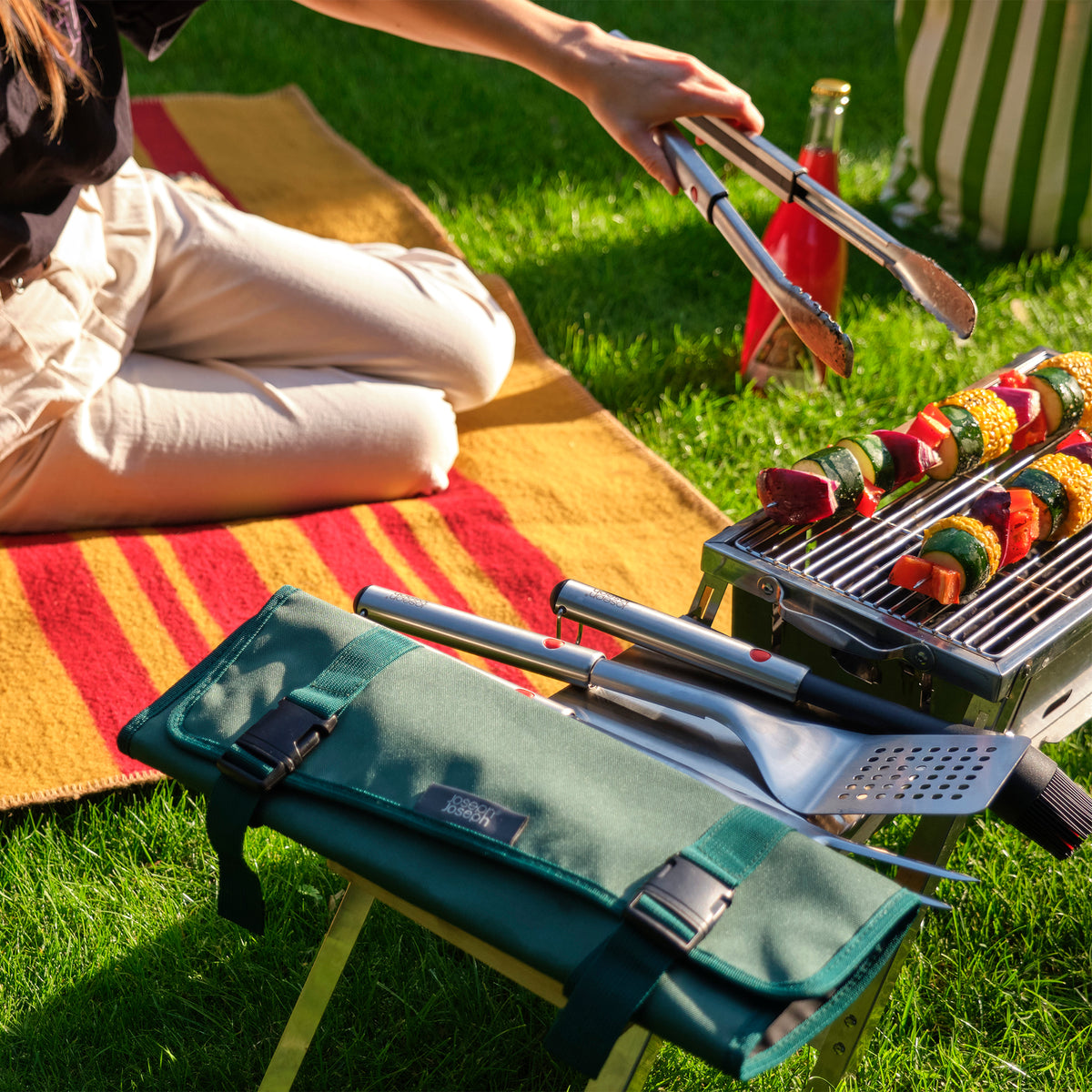 Joseph Joseph - GrillOut Grillbesteck | Set (Grillwender / Grillzange / Grillgabel / Grillpinsel) + Tasche