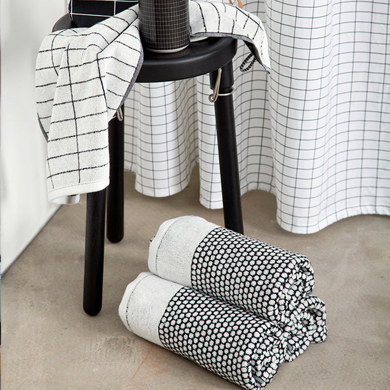 Mette Ditmer - Grid Badetuch