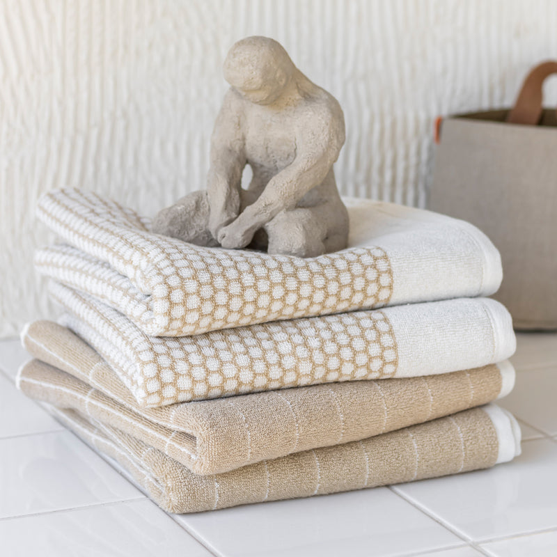 Mette Ditmer - Tile Badetuch