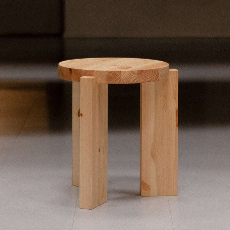 Vaarnii - 001 Hocker