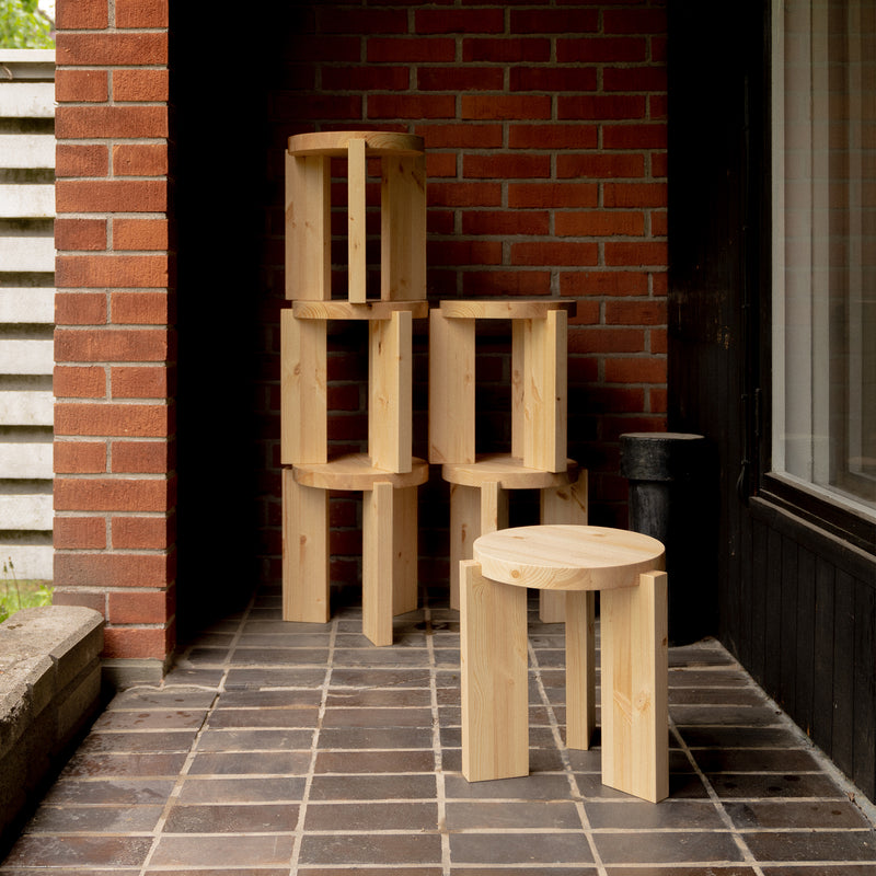 Vaarnii - 001 Hocker