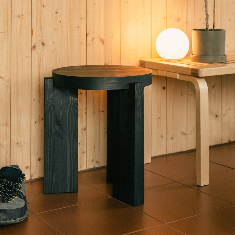 Vaarnii - 001 Hocker